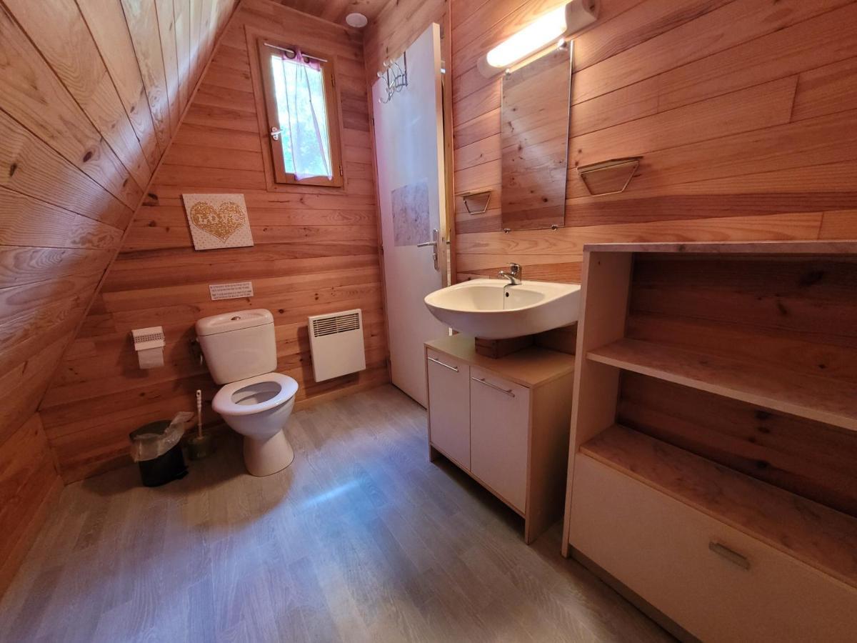 Camping Les Hirondelles Bourg-Sainte-Marie Exteriör bild