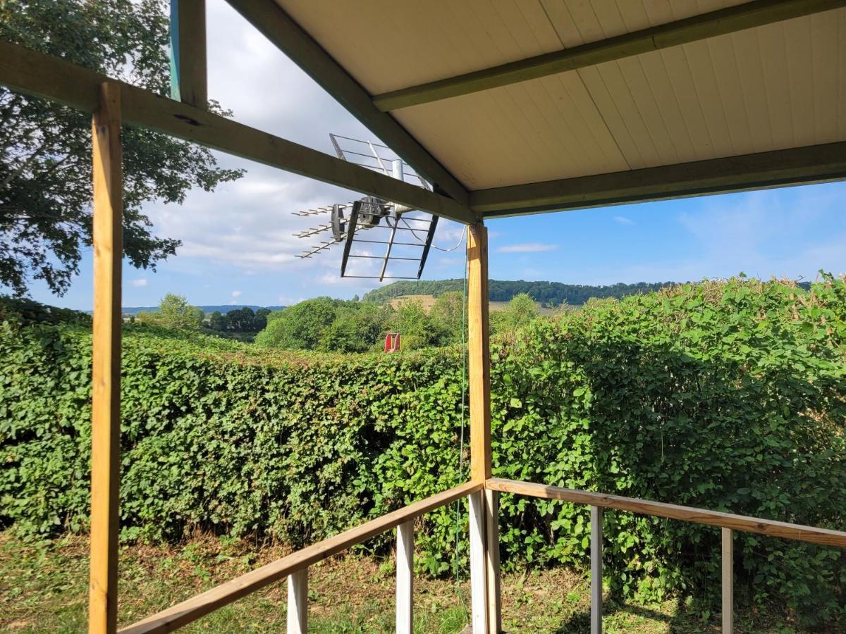 Camping Les Hirondelles Bourg-Sainte-Marie Exteriör bild