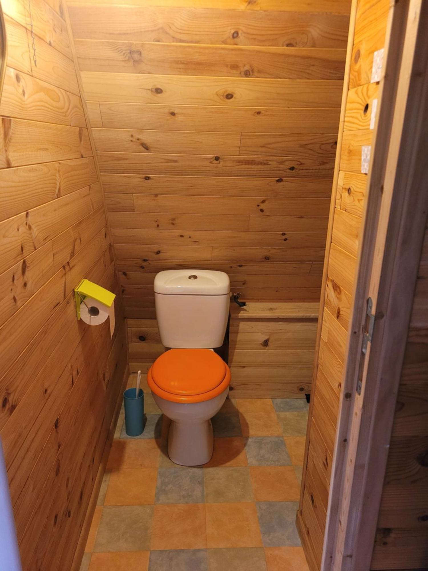 Camping Les Hirondelles Bourg-Sainte-Marie Exteriör bild