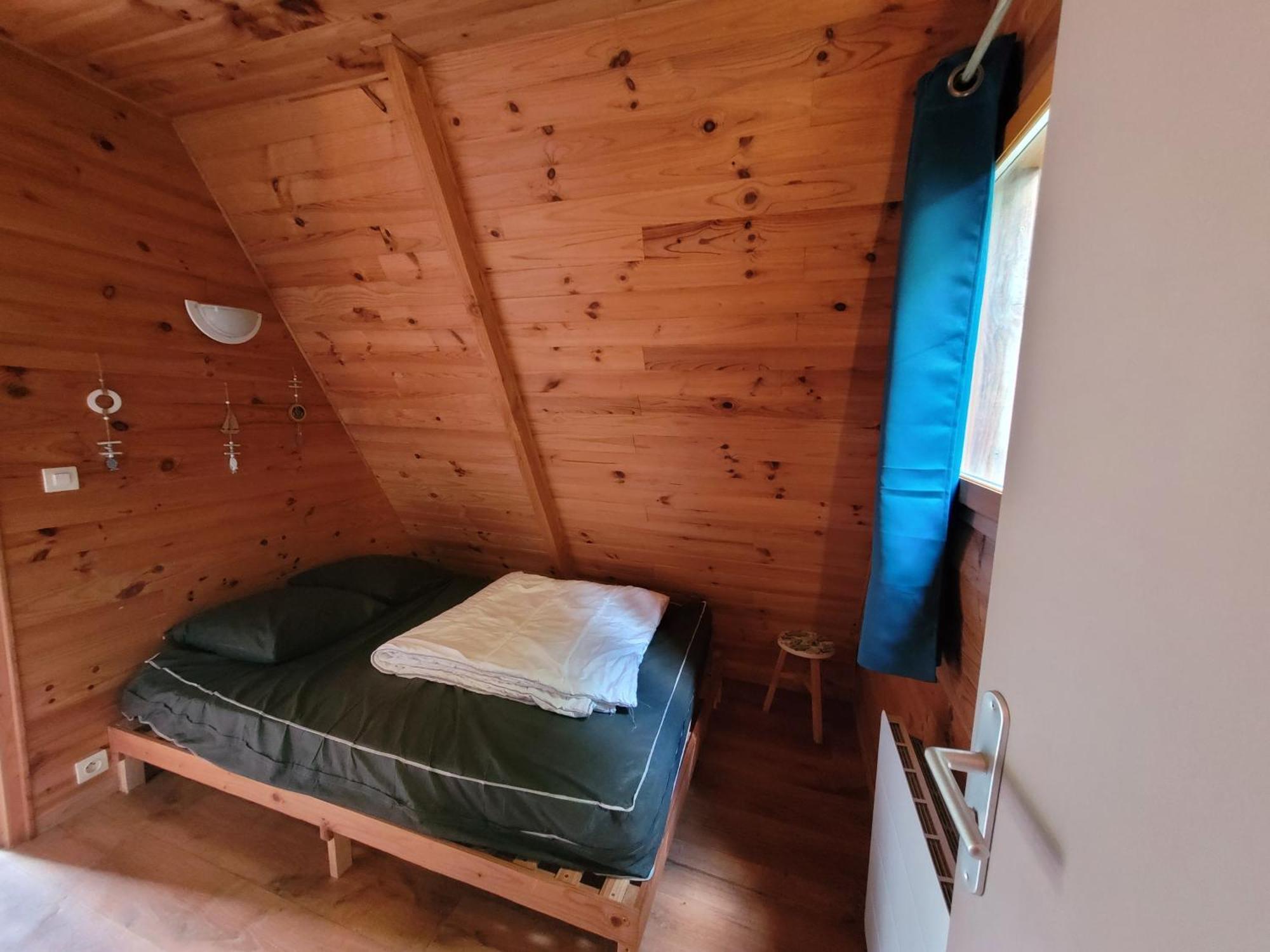 Camping Les Hirondelles Bourg-Sainte-Marie Exteriör bild