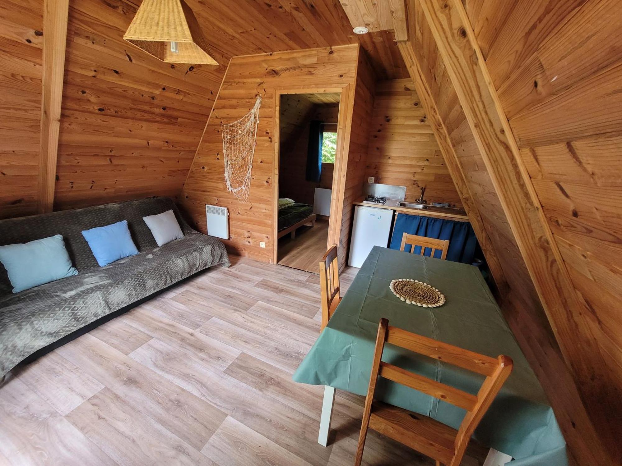 Camping Les Hirondelles Bourg-Sainte-Marie Exteriör bild