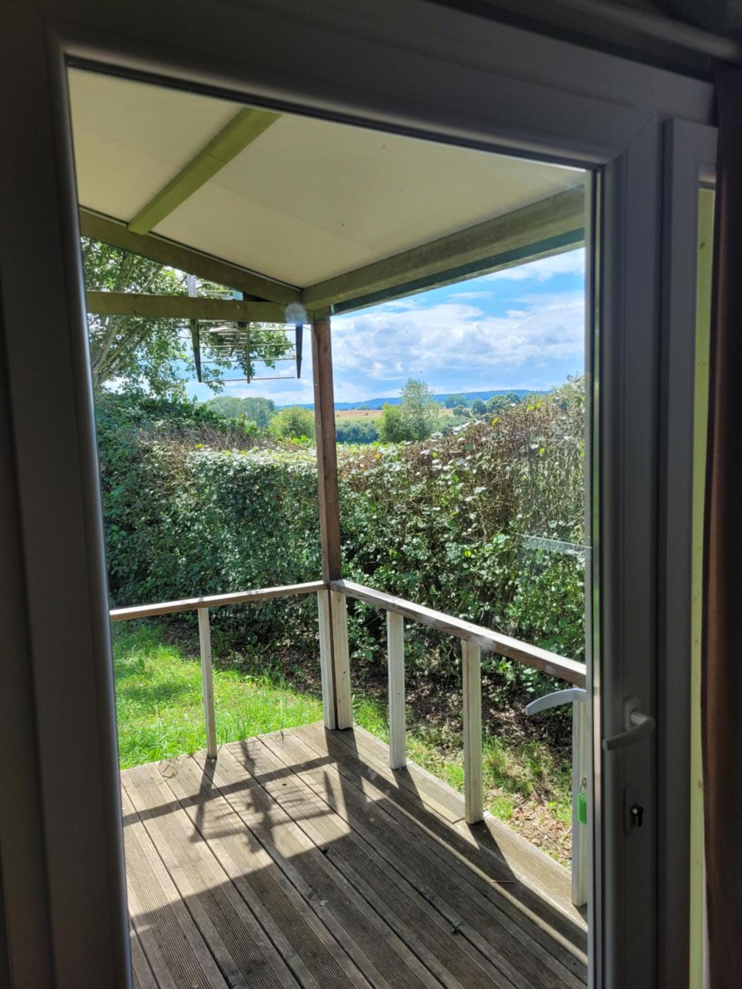 Camping Les Hirondelles Bourg-Sainte-Marie Exteriör bild
