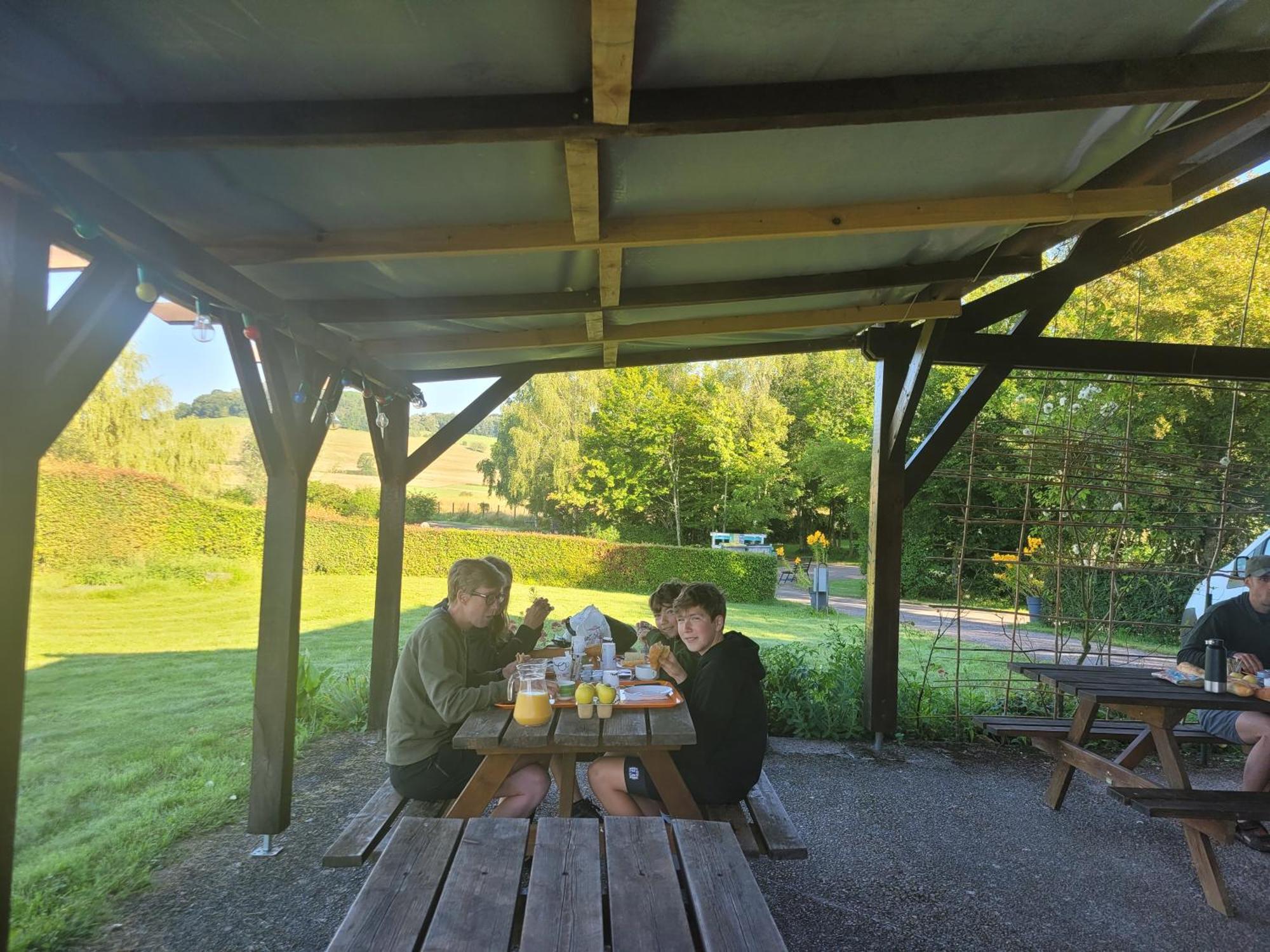 Camping Les Hirondelles Bourg-Sainte-Marie Exteriör bild