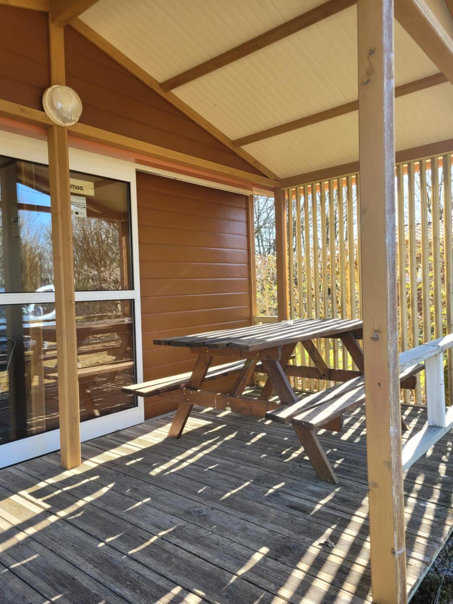 Camping Les Hirondelles Bourg-Sainte-Marie Exteriör bild