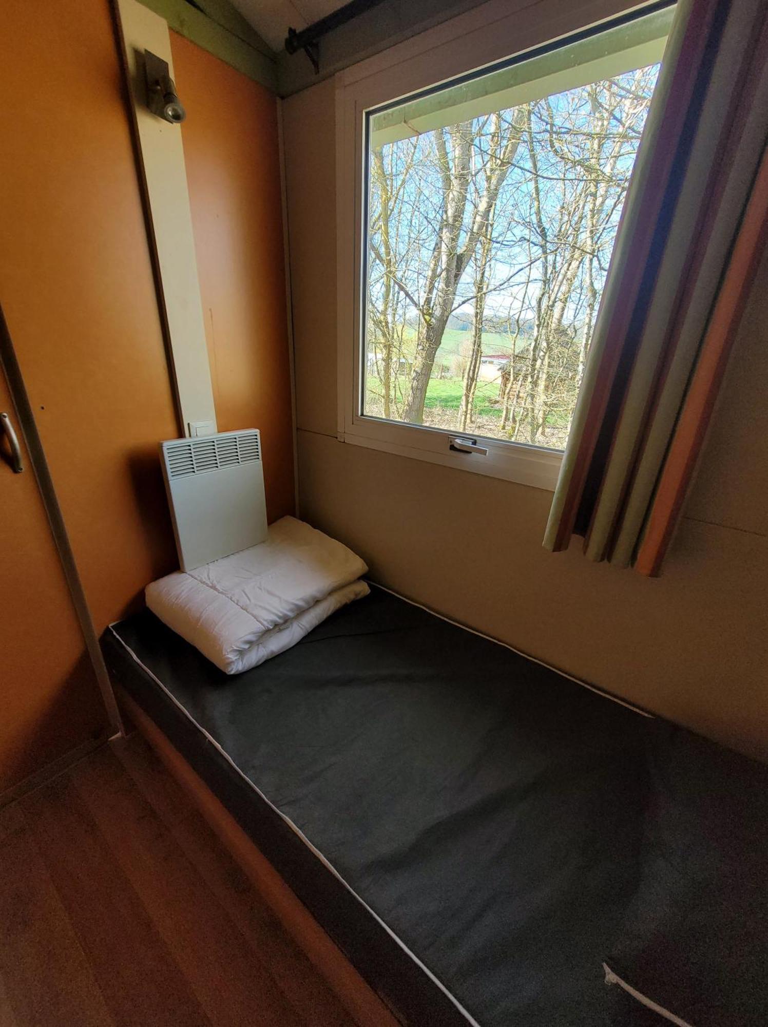 Camping Les Hirondelles Bourg-Sainte-Marie Exteriör bild