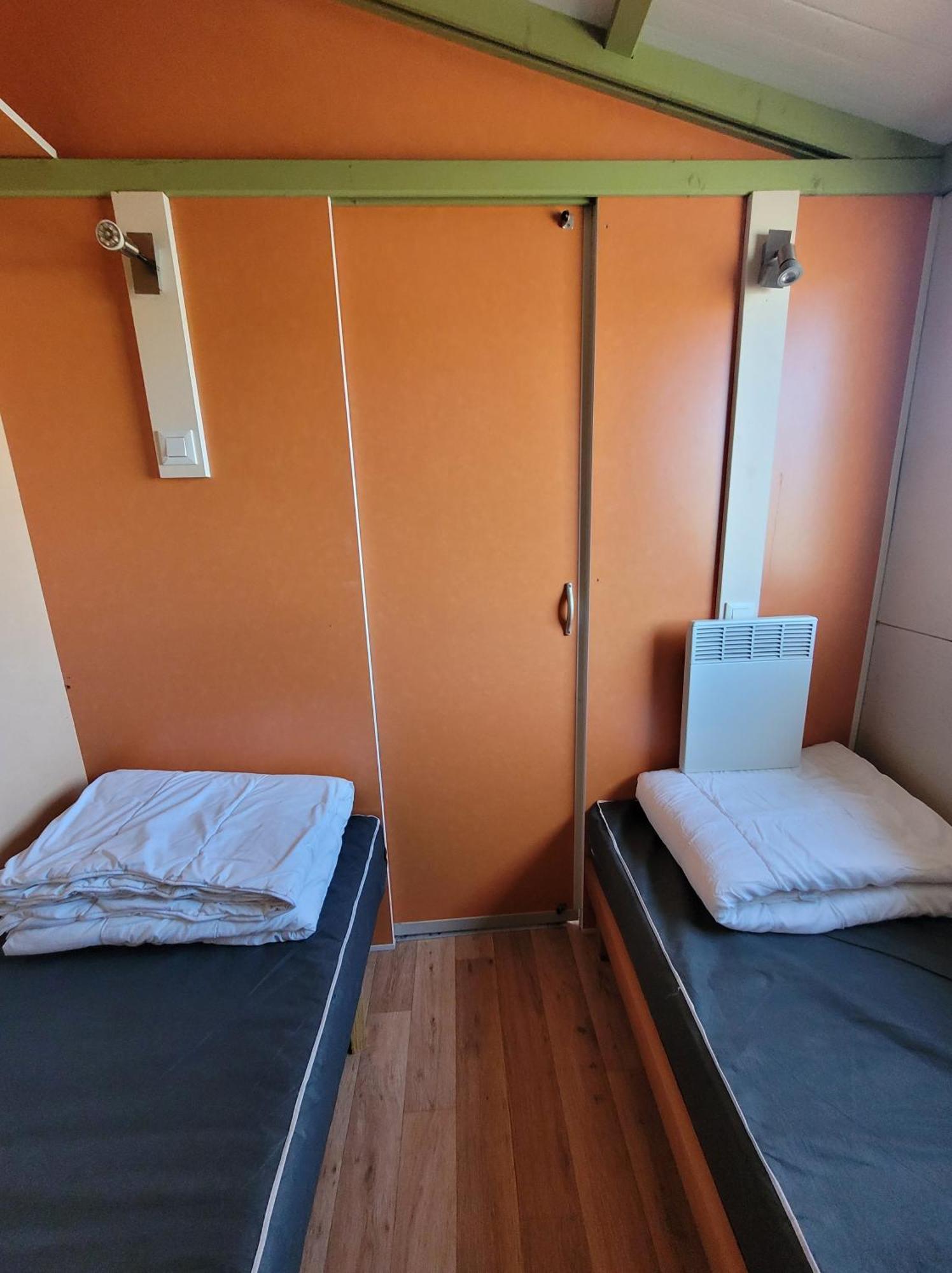 Camping Les Hirondelles Bourg-Sainte-Marie Exteriör bild